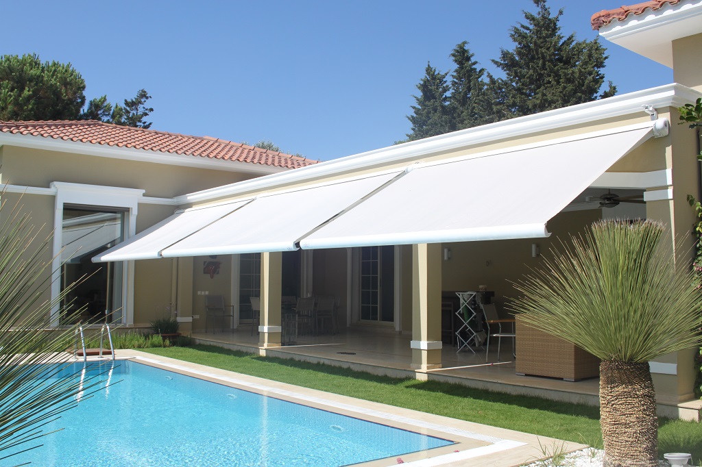 Maxi Box Smart Awning